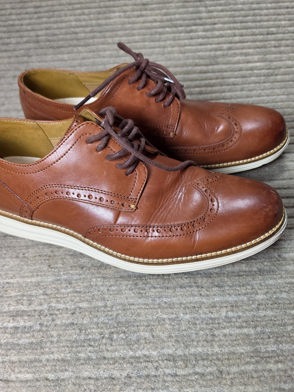 Cole Haan Men's Original Grand Wing Oxfords in Woodbury/Ivory Size 10.5M